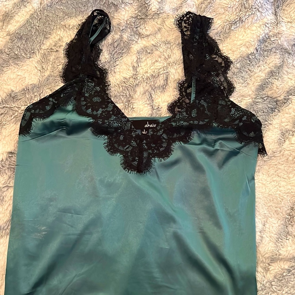 Silk tank never worn